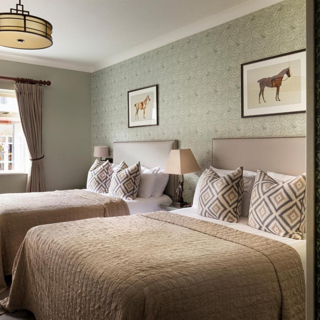 Horse & Jockey Hotel — 