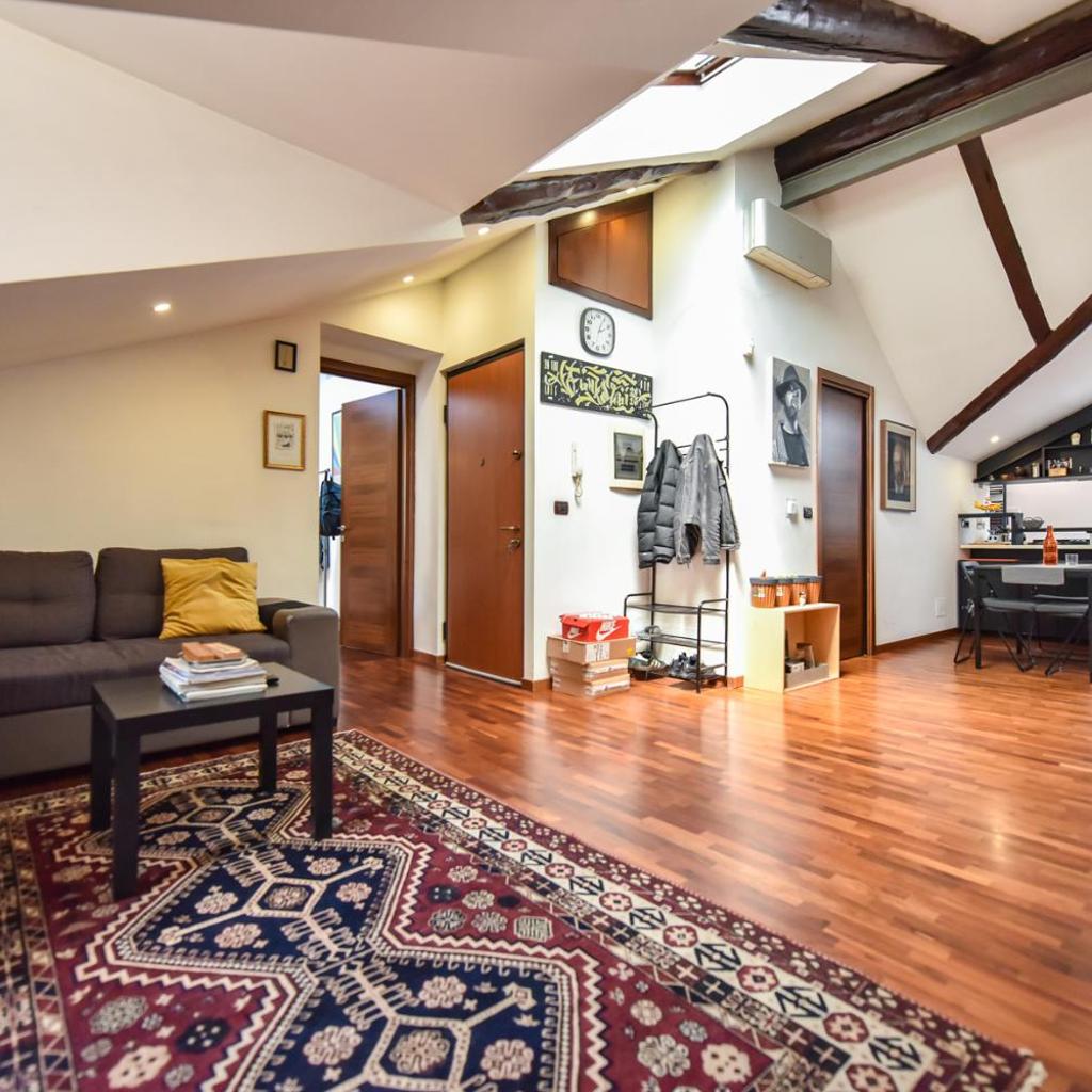 Photograph of Modern Apartment Piazza Statuto Porta Susa FS