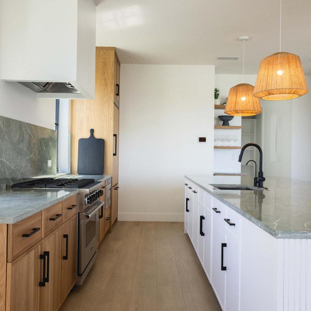Photograph of Waterfront Luxury Home - Tidelands House