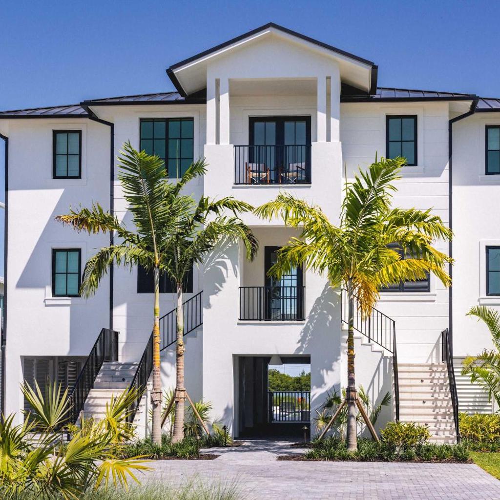 Photograph of Waterfront Luxury Home - Tidelands House