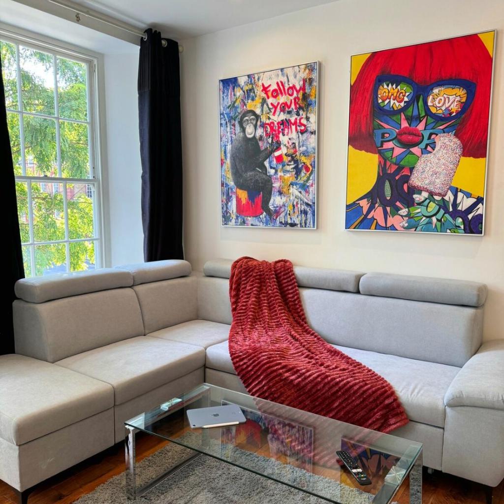 Photograph of 2BD Luxurious Holborn Apartments