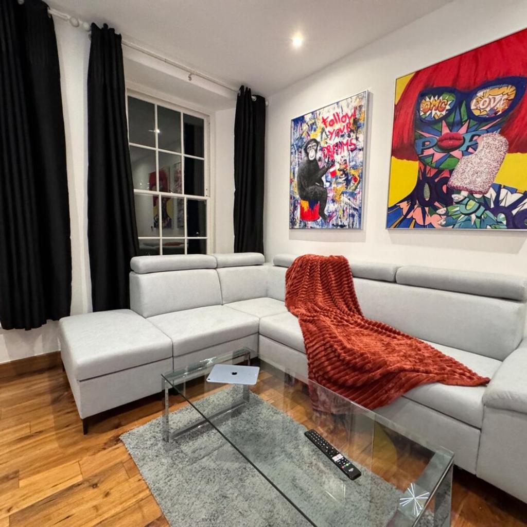 Photograph of 2BD Luxurious Holborn Apartments