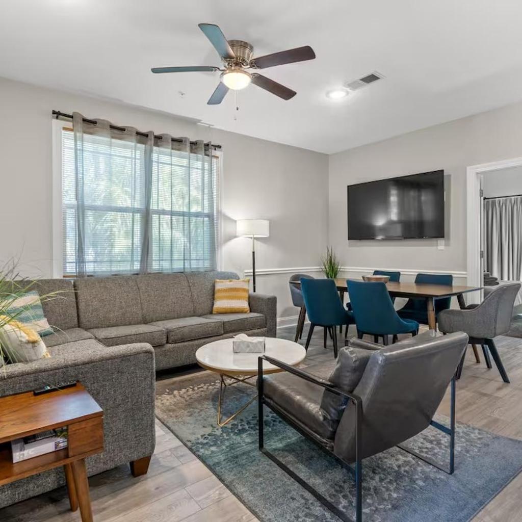 Photograph of Lovely 4BR King Beds Steps To Beach And Pier H