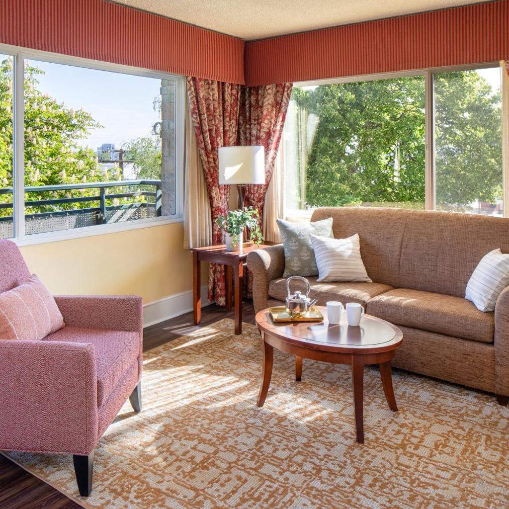 Photograph of Park Lane Suites & Inn