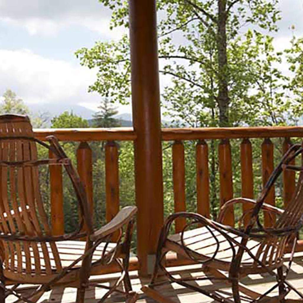 Photograph of Daydreamers Delight by Venture Smoky Mountains