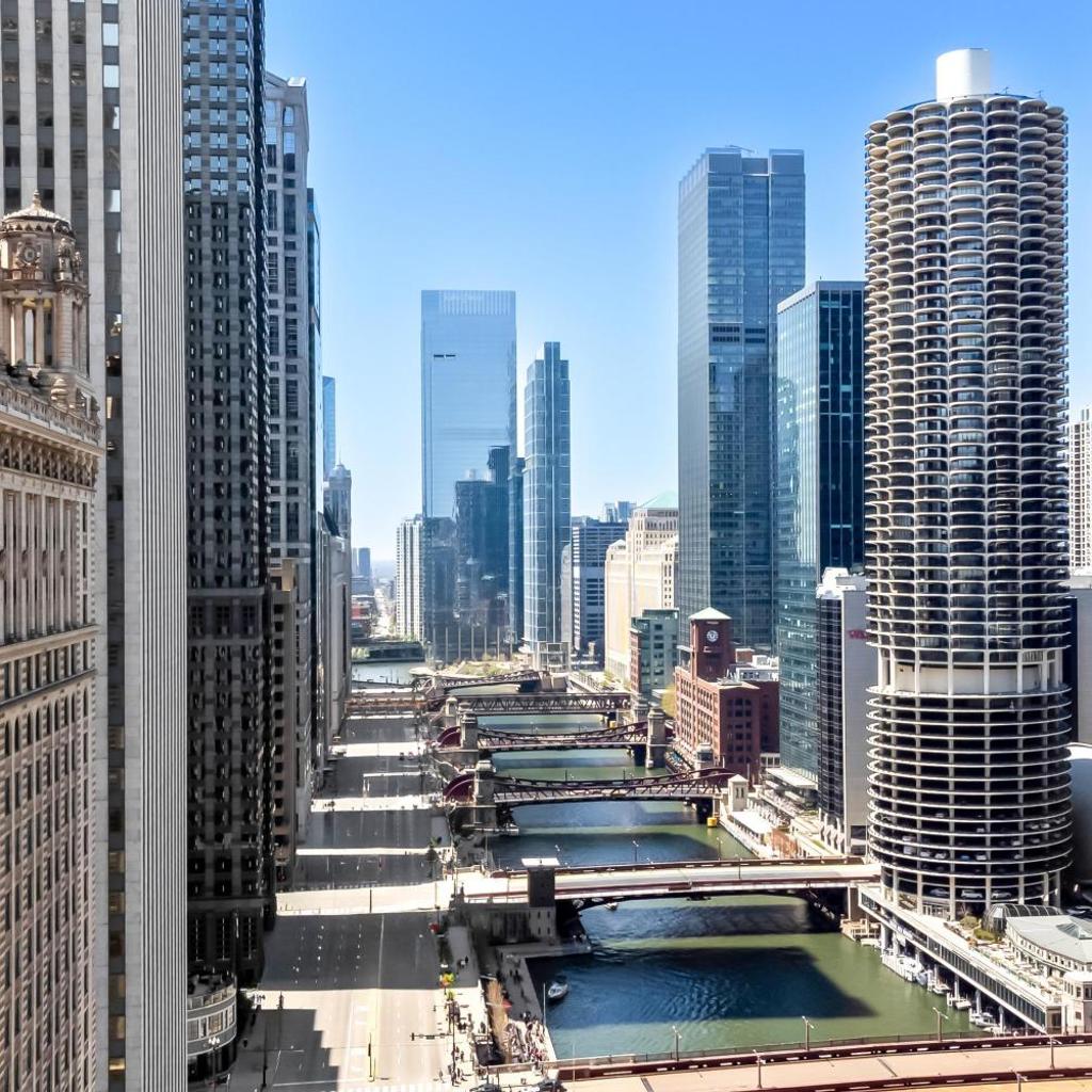 Photograph of Hilton Garden Inn Chicago Downtown Riverwalk