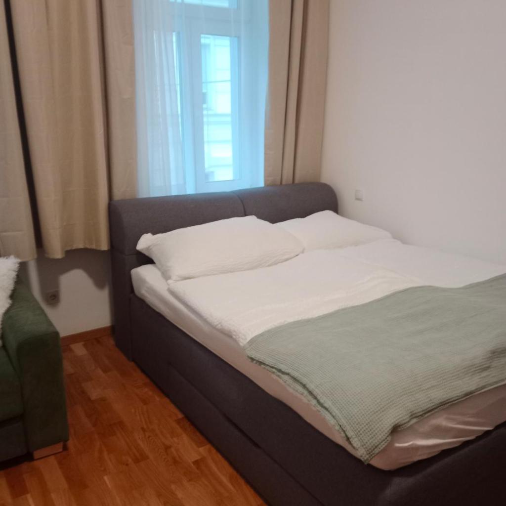 Photograph of Studioapartment Wien West - 15 minutes to Stephansdom and Schönbrunn