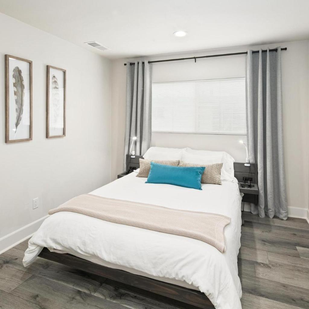 Photograph of Modern 1 BR Apt - Walk to Ocean & Cafes