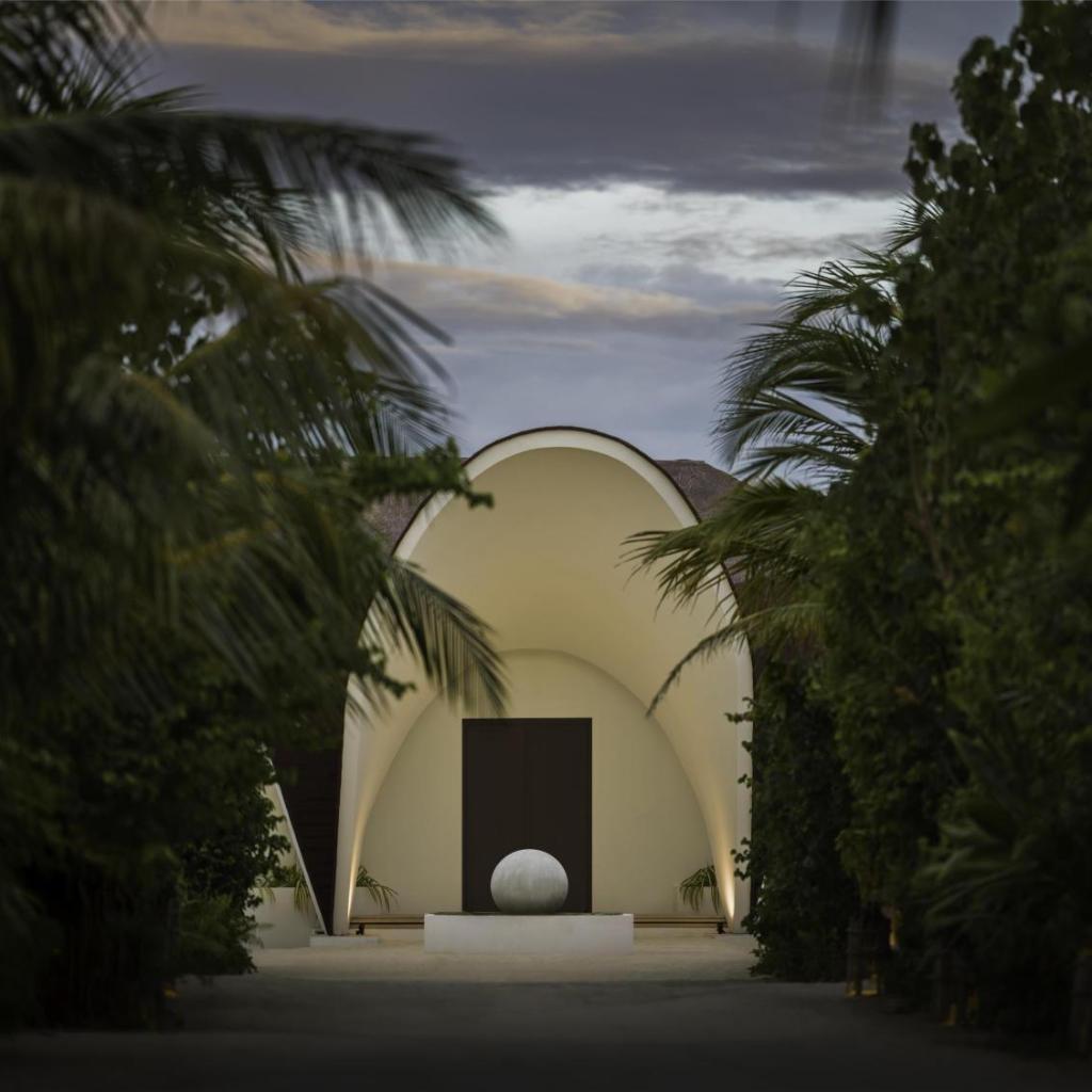Hilton Maldives Amingiri Resort & Spa, photo 5
