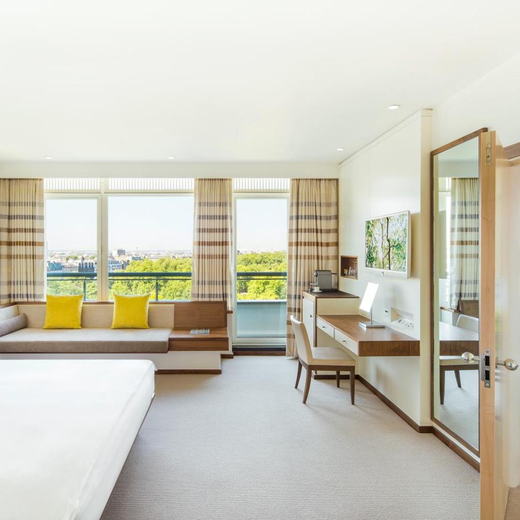 COMO Metropolitan London — 