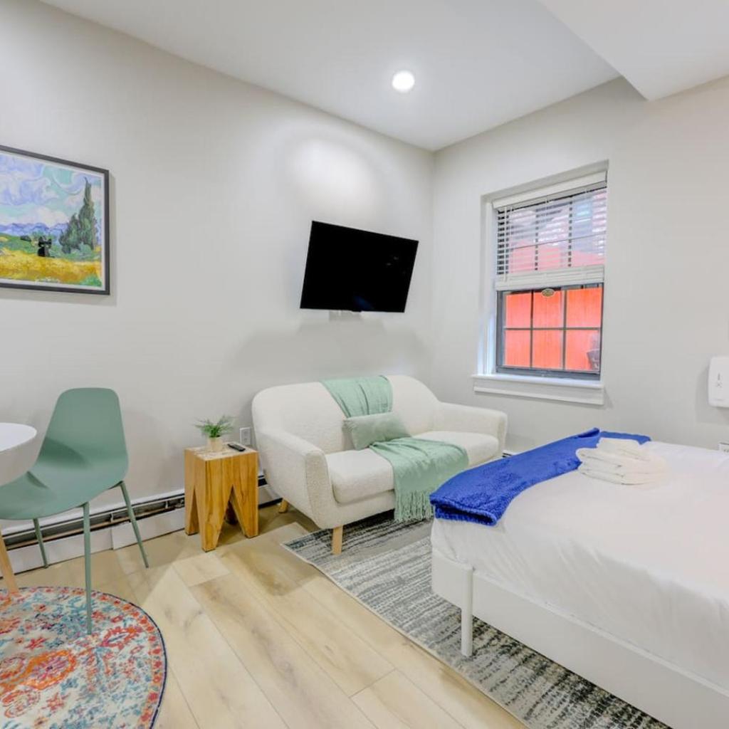 Photograph of Wonderful South End Studio