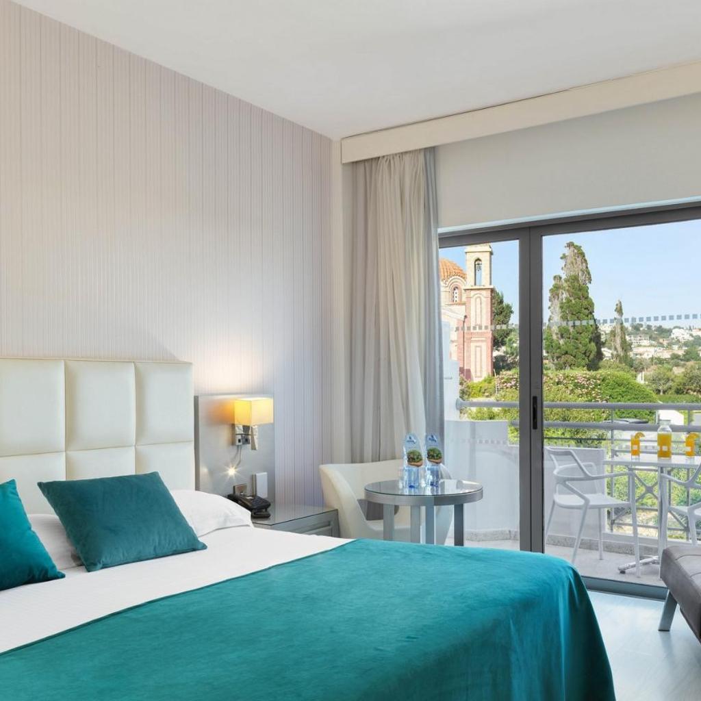 St George Beach Hotel & Spa Resort — 