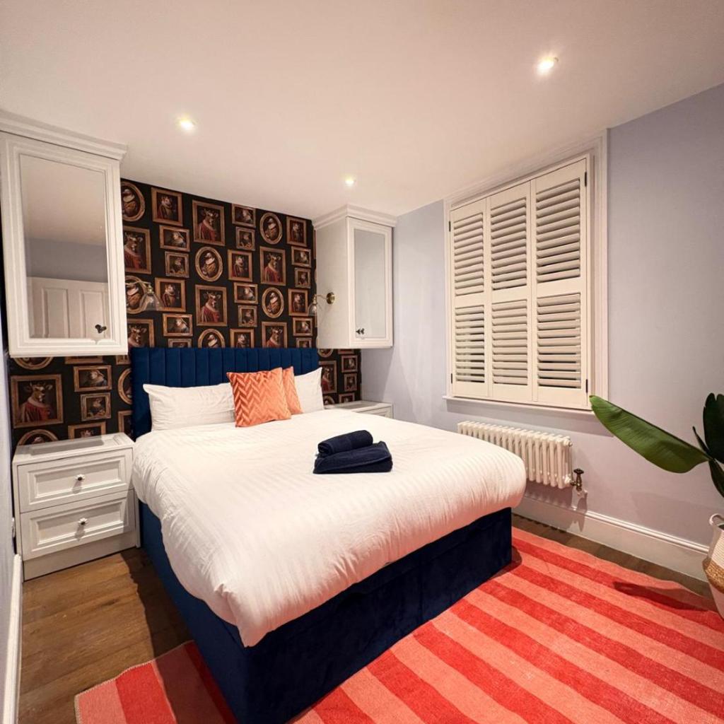 Photograph of Stunning 4 Bed Town House with Terrace in London