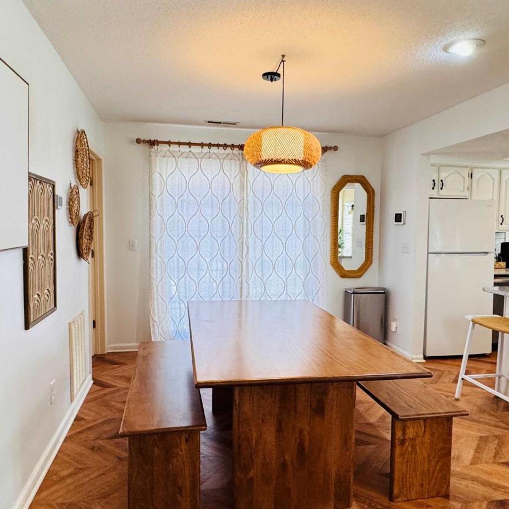 Photograph of Charming Home - Pet Friendly - 4 Blocks from Beach