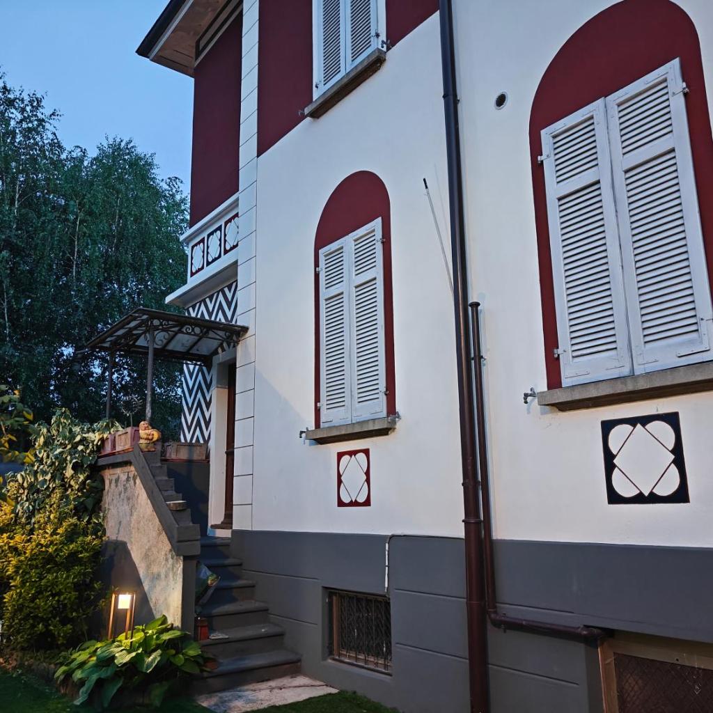 Image 5 - Villa WOLF - A 1919 original Swiss Villa with Garden near Como