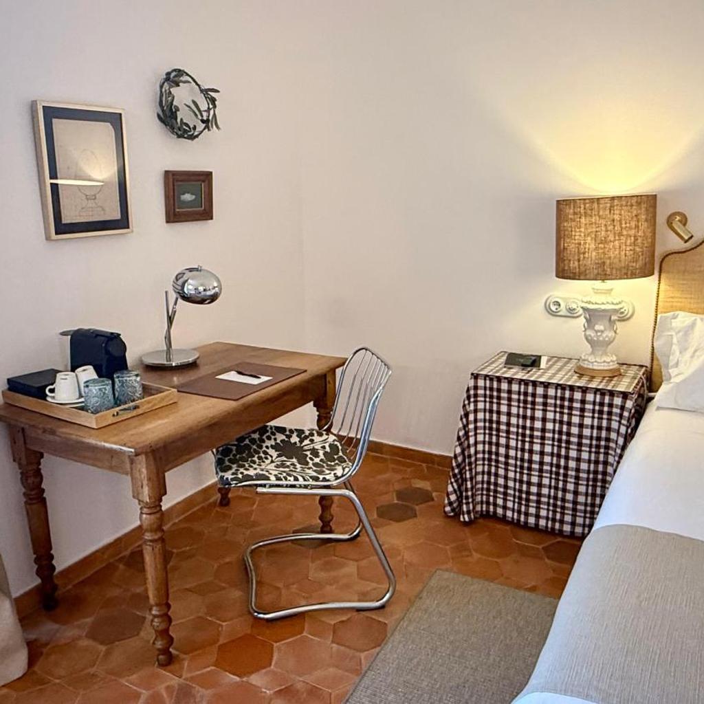 Casa Pizarro Hotel — 