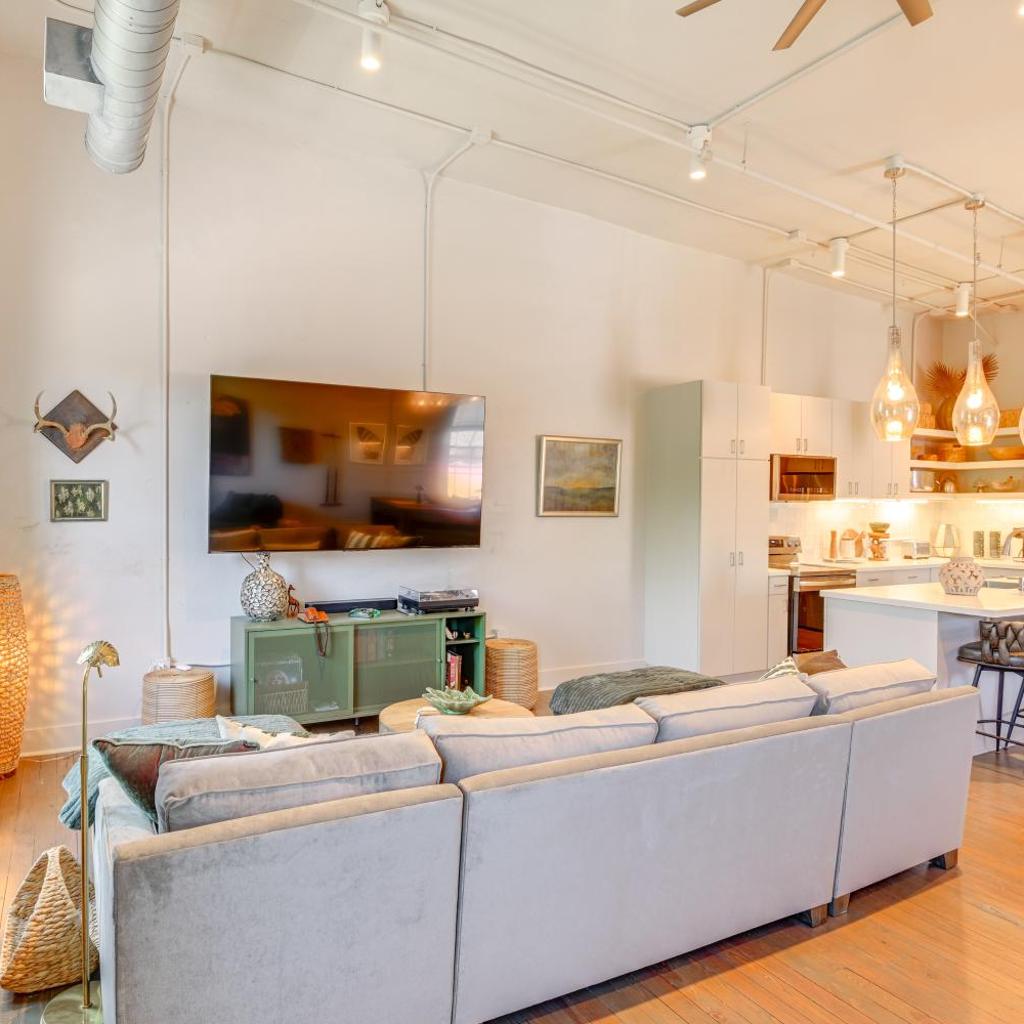 Photograph of Walk to Vanderbilt: Eclectic Apt in Nashville