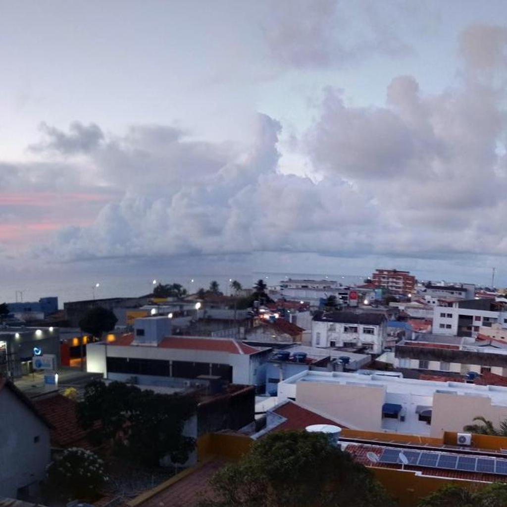 Quarto cama Casal, Vista para o mar, próximo a FMO, Centro Histórico, shopping Patteo - ventilador — foto 4