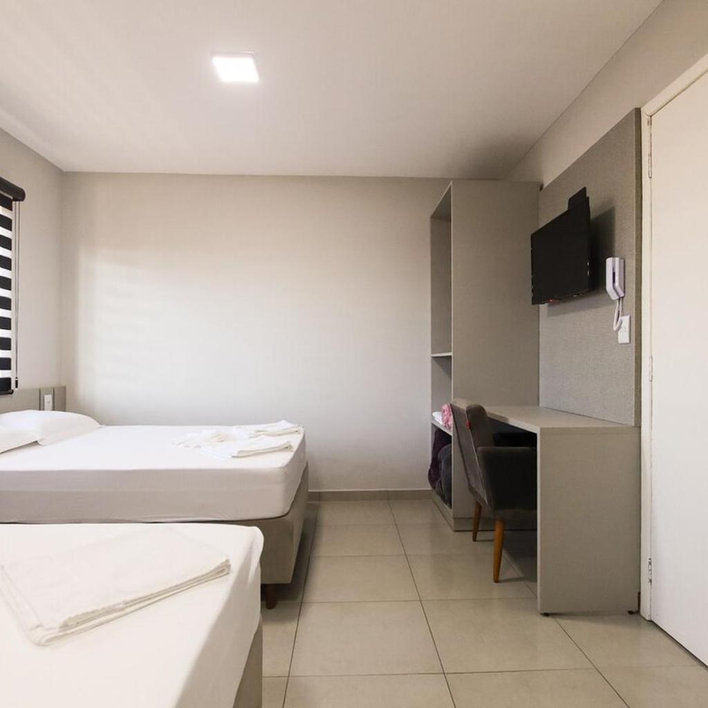 Lou Suítes - Suíte 9 com 2 camas de casal - total confort — foto 5