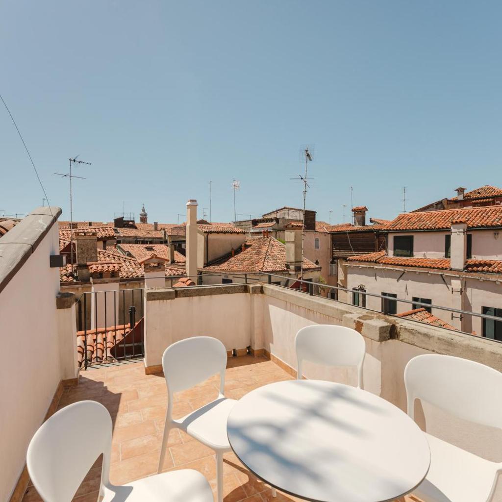 Photograph of San Tommaso Rialto Terrace Apt