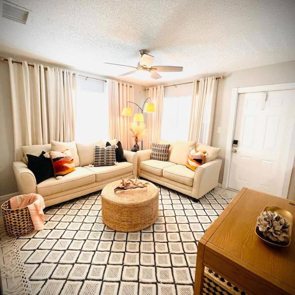Photograph of 01 Cozy Portside Apartment - close to everything!