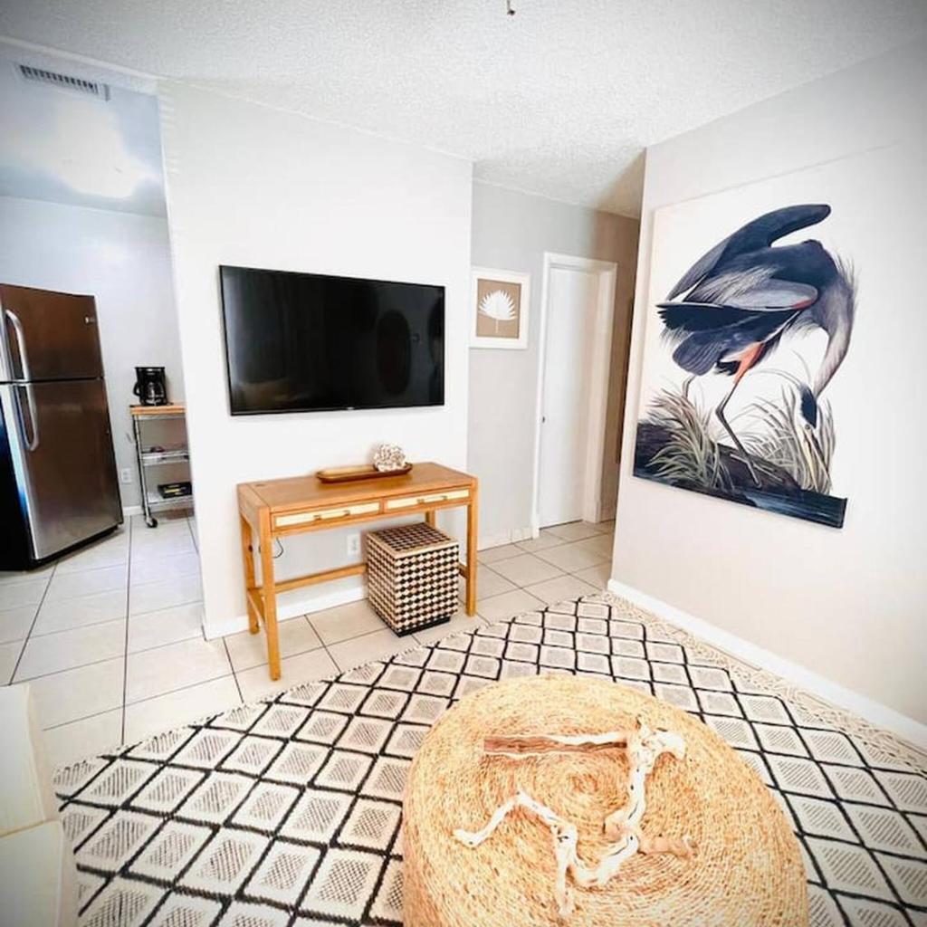 Photograph of 01 Cozy Portside Apartment - close to everything!