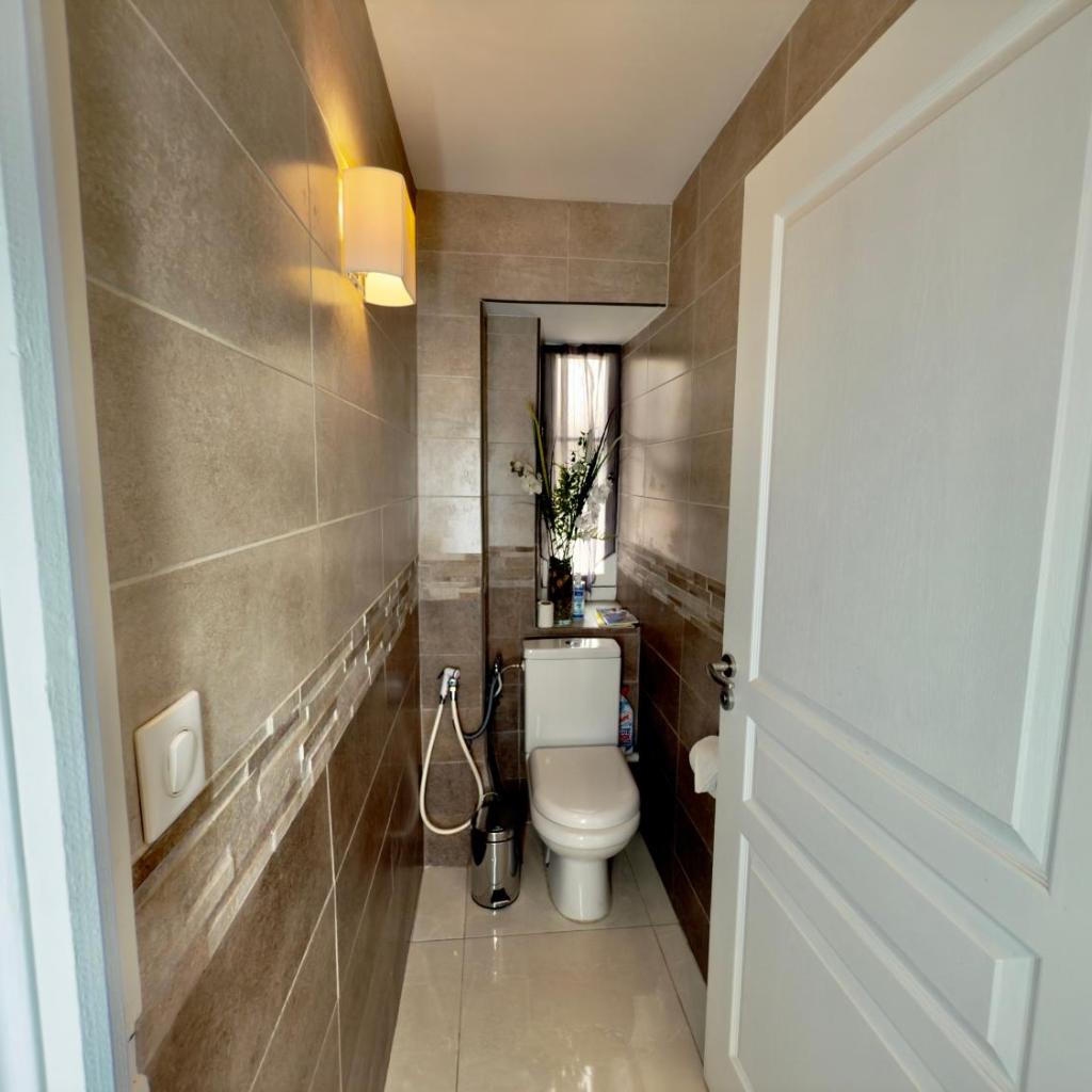 Photograph of Ze Perfect Place - Centre - Durandy - 2 Chb - AC