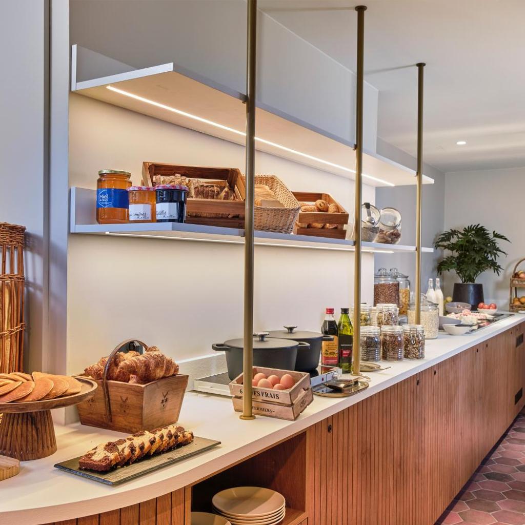 Photograph of Posy Hotel by Happyculture