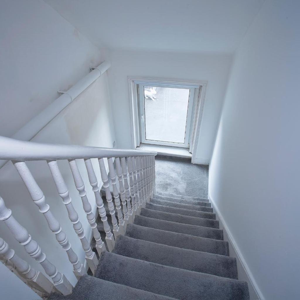 Photograph of Queens park Maida Vale 3 bed modern Family Appartment with balcony!
