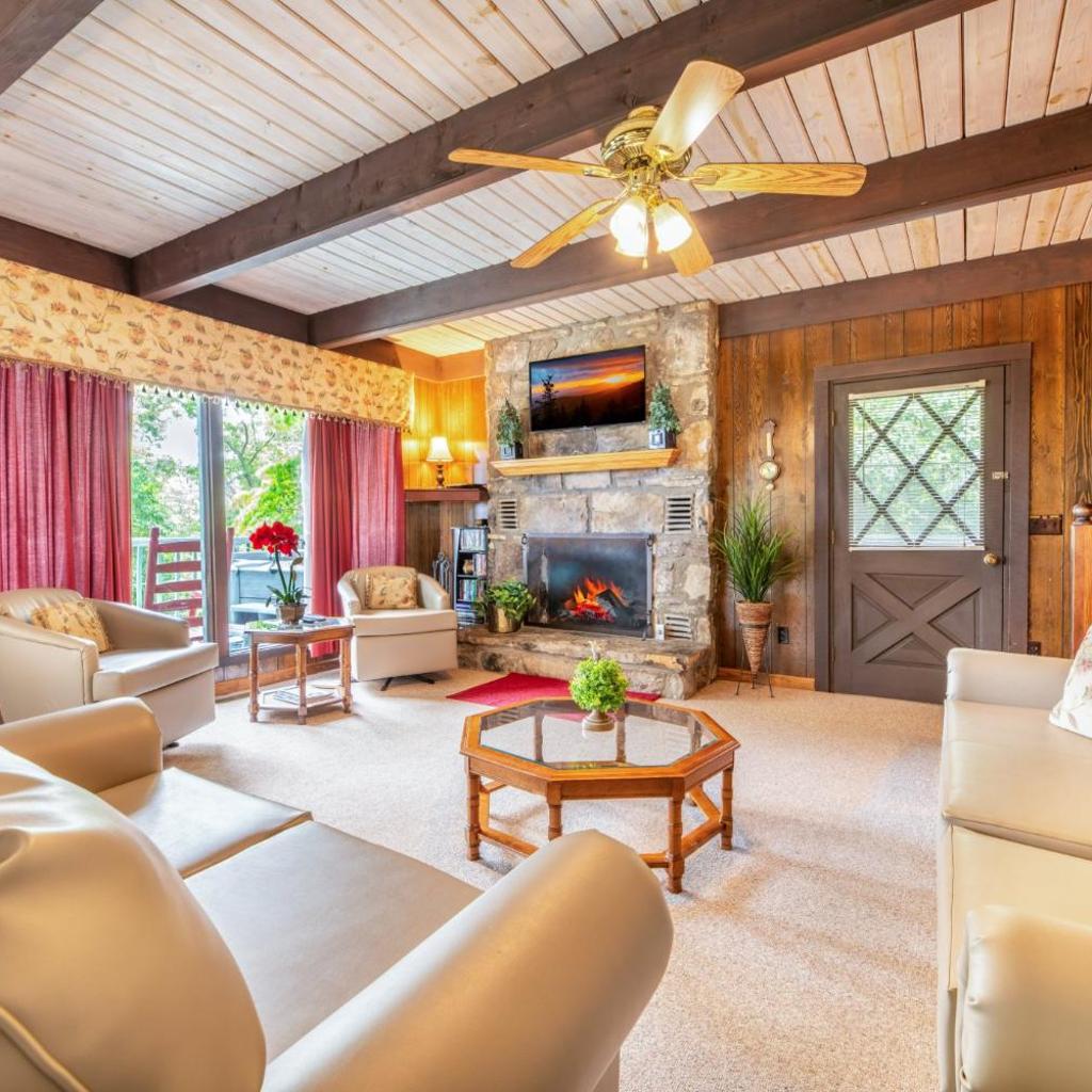 Photograph of Steamy Soaks, Game Nights, Fireside Chats, Scenic Dining & Downtown Fun Nearby - A Bear’s View