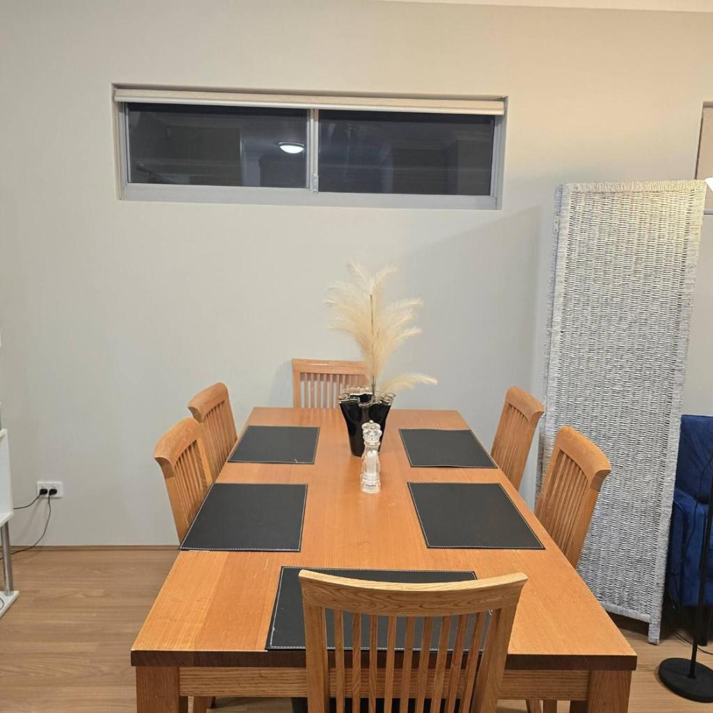 Photograph of Stylish 2-Bedroom Apartment in Maddington, 15 Minutes from Perth Airport