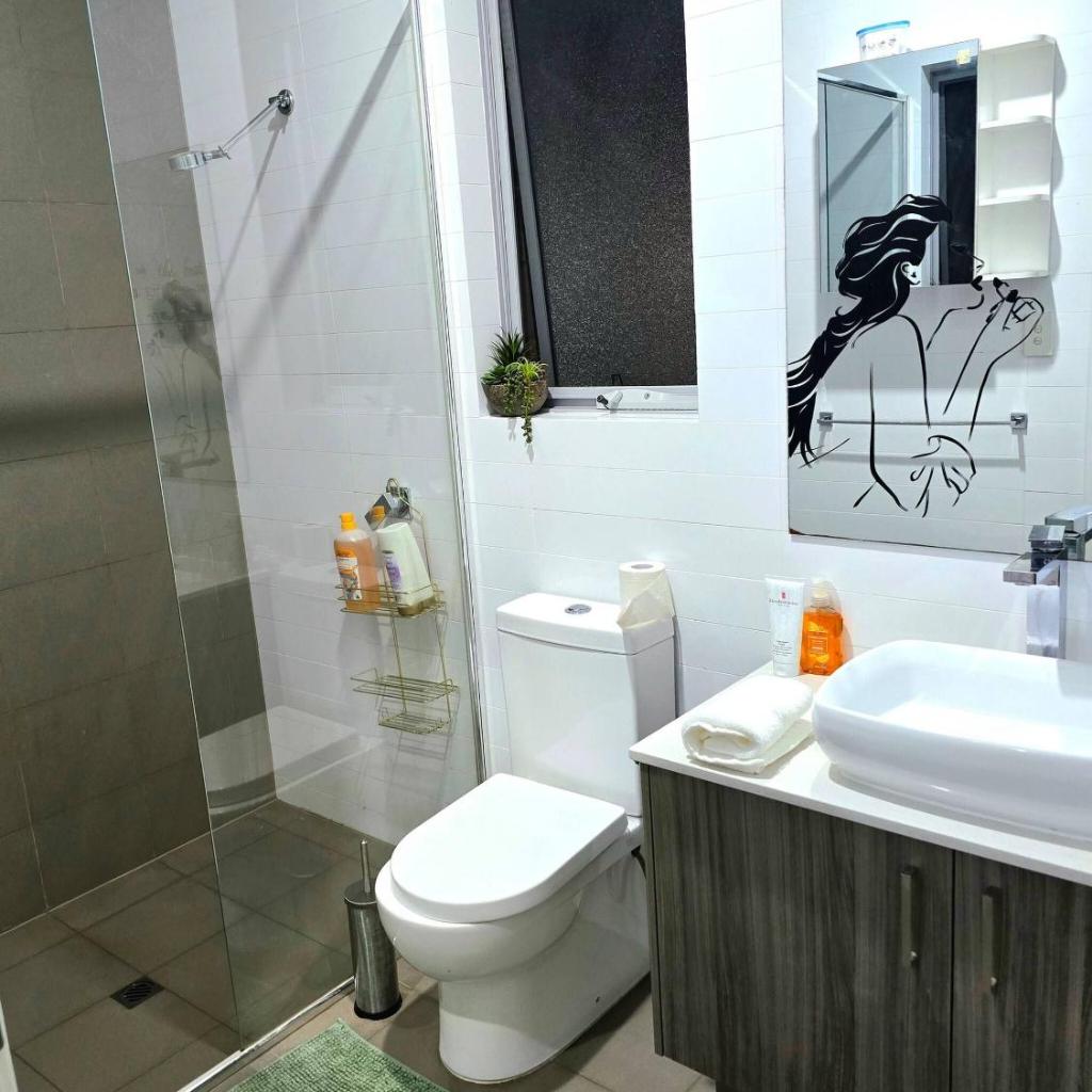 Photograph of Stylish 2-Bedroom Apartment in Maddington, 15 Minutes from Perth Airport