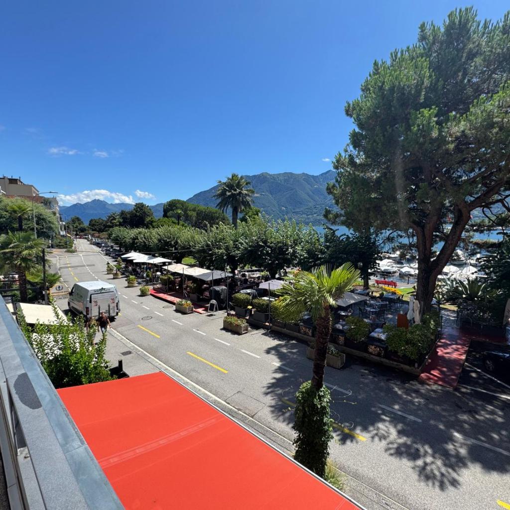 Image 10 - Appartamento fronte lago