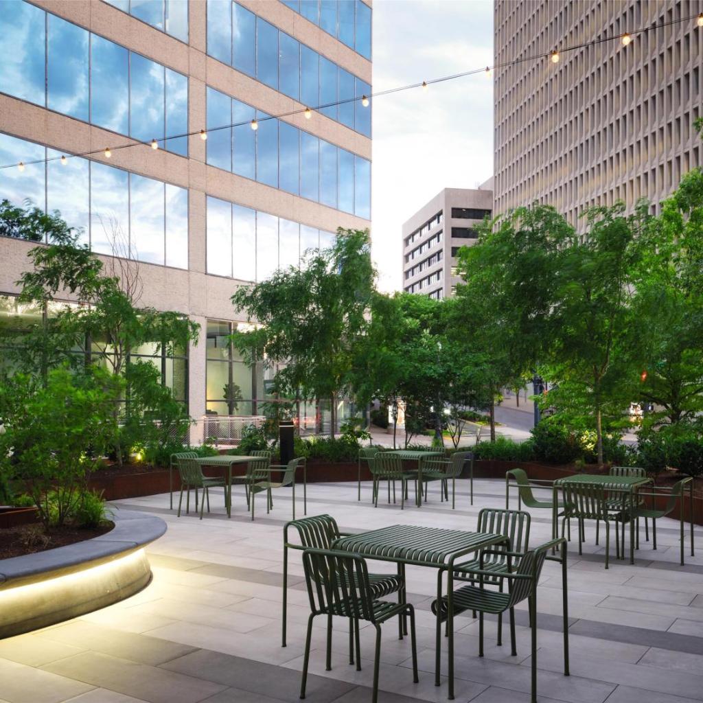 Photograph of DoubleTree by Hilton Hotel Nashville Downtown