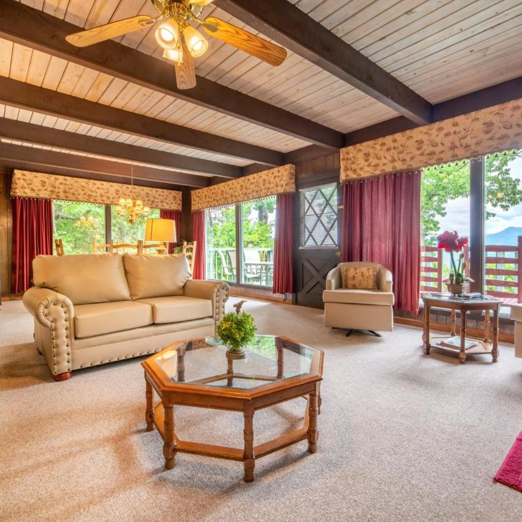 Photograph of Steamy Soaks, Game Nights, Fireside Chats, Scenic Dining & Downtown Fun Nearby - A Bear’s View