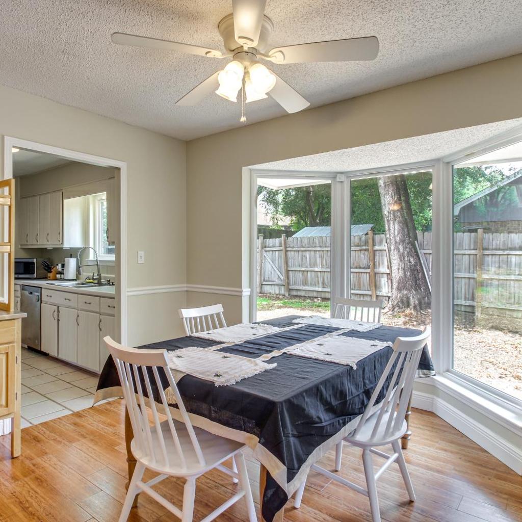 Photograph of Shop, Dine & Visit UWF: Pensacola Home w/ Yard!