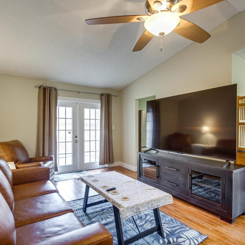 Photograph of Shop, Dine & Visit UWF: Pensacola Home w/ Yard!
