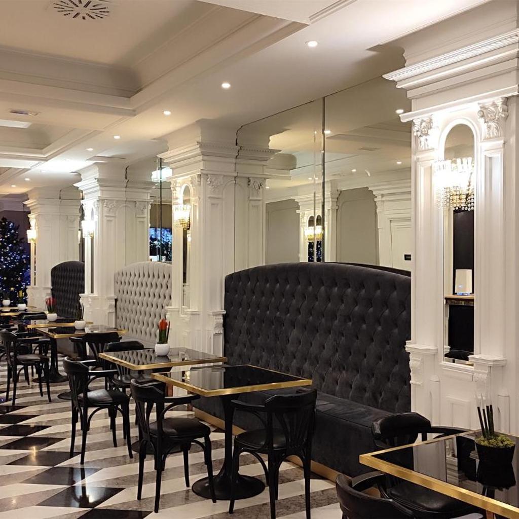 Photograph of Radisson Blu GHR Rome