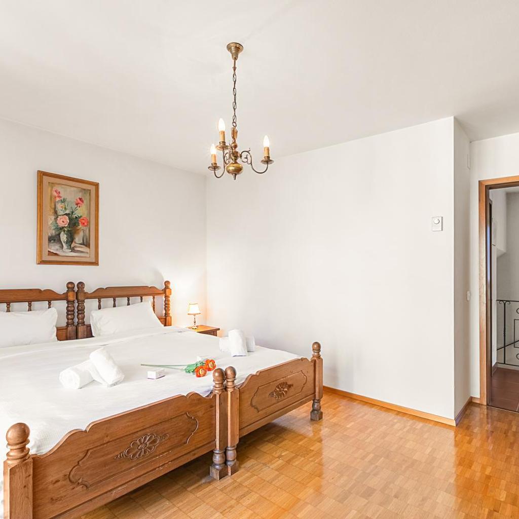 Image 21 - Casa Ana 2 with Garden & Parking for 5 - Happy Rentals