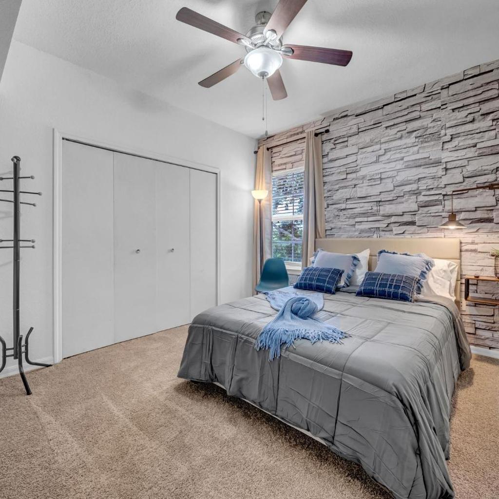 Photograph of Vibrant 2BR2BA w King Bed Pool, Gym #11