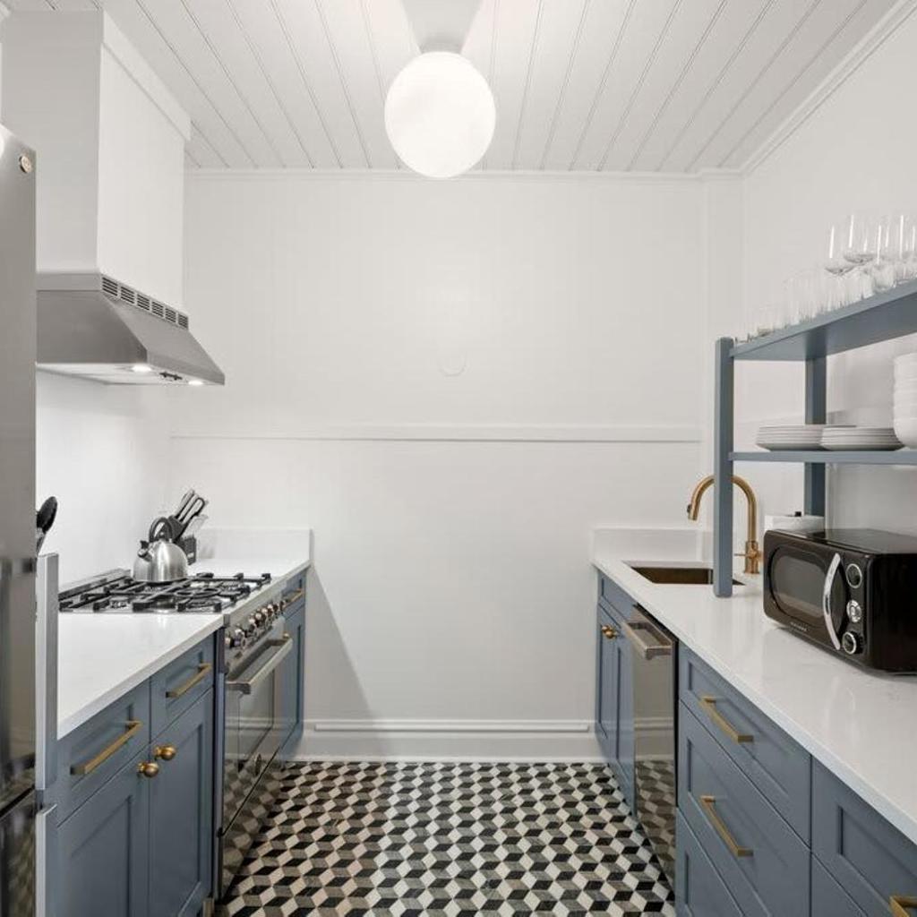 Photograph of The Adaline #3 - Upscale Hyde Park Apt, First Floor