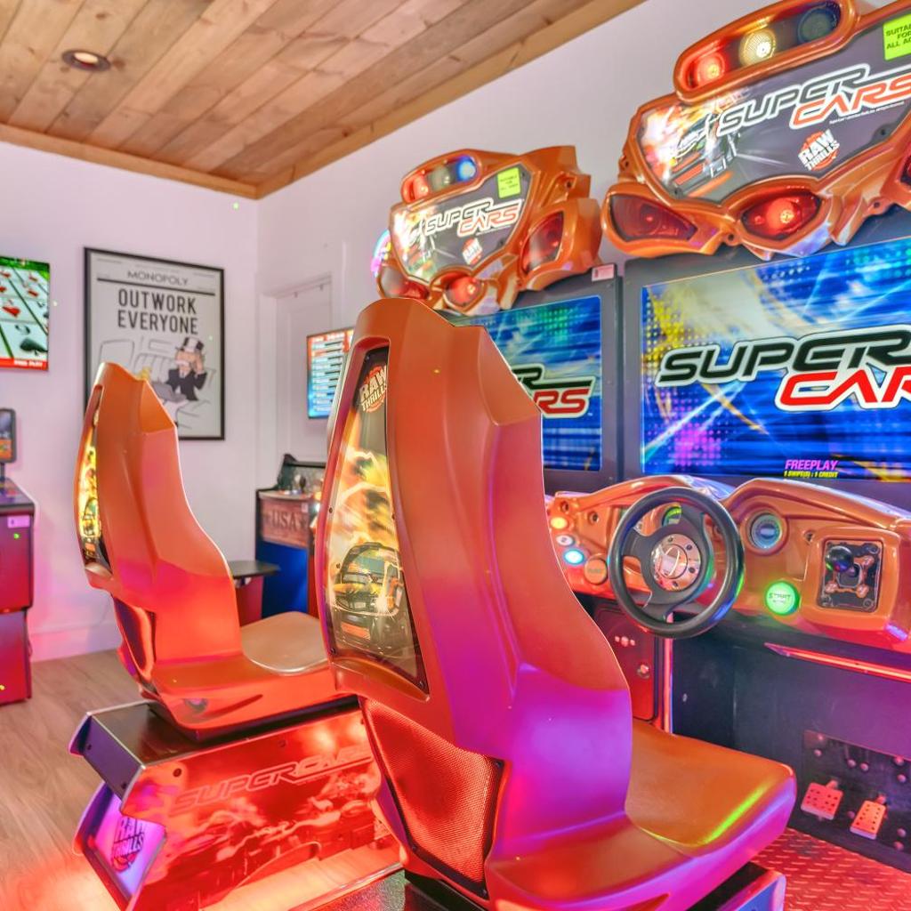 Photograph of Family Chalet With Rooftop Theater GameRoom Mins to DT