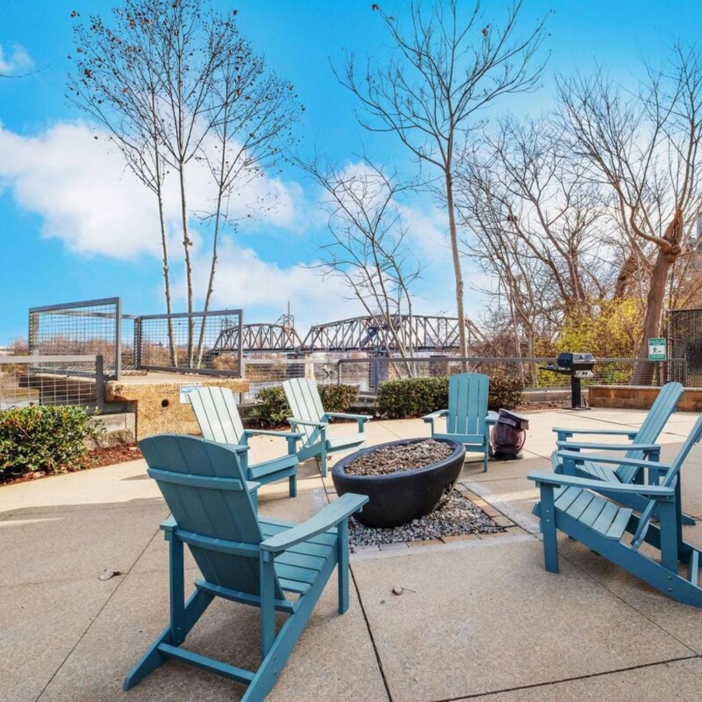 Photograph of Downtown Nashville River Views Pool Parking