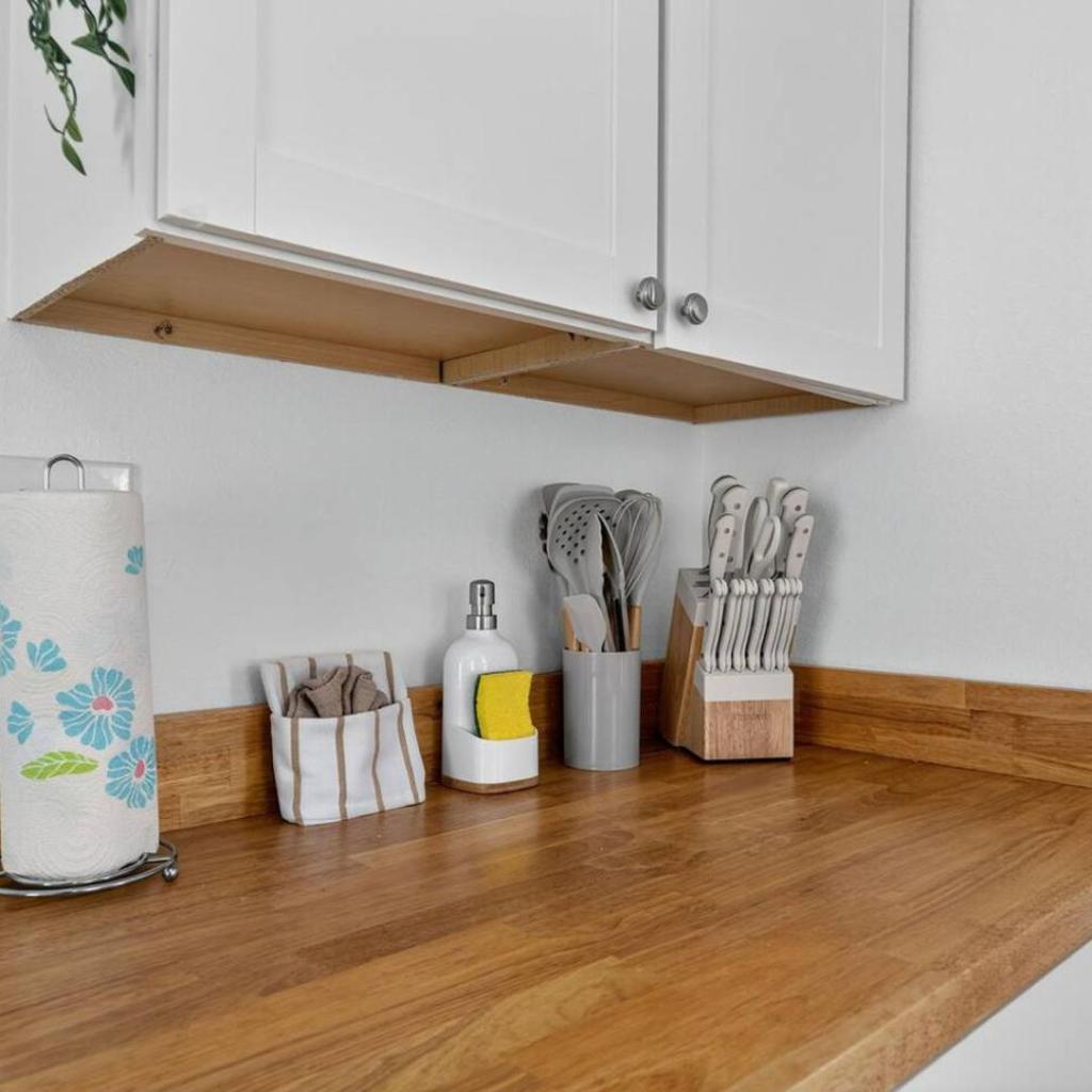 Photograph of Unit 11 Simple Affordable Studio minutes from NAS