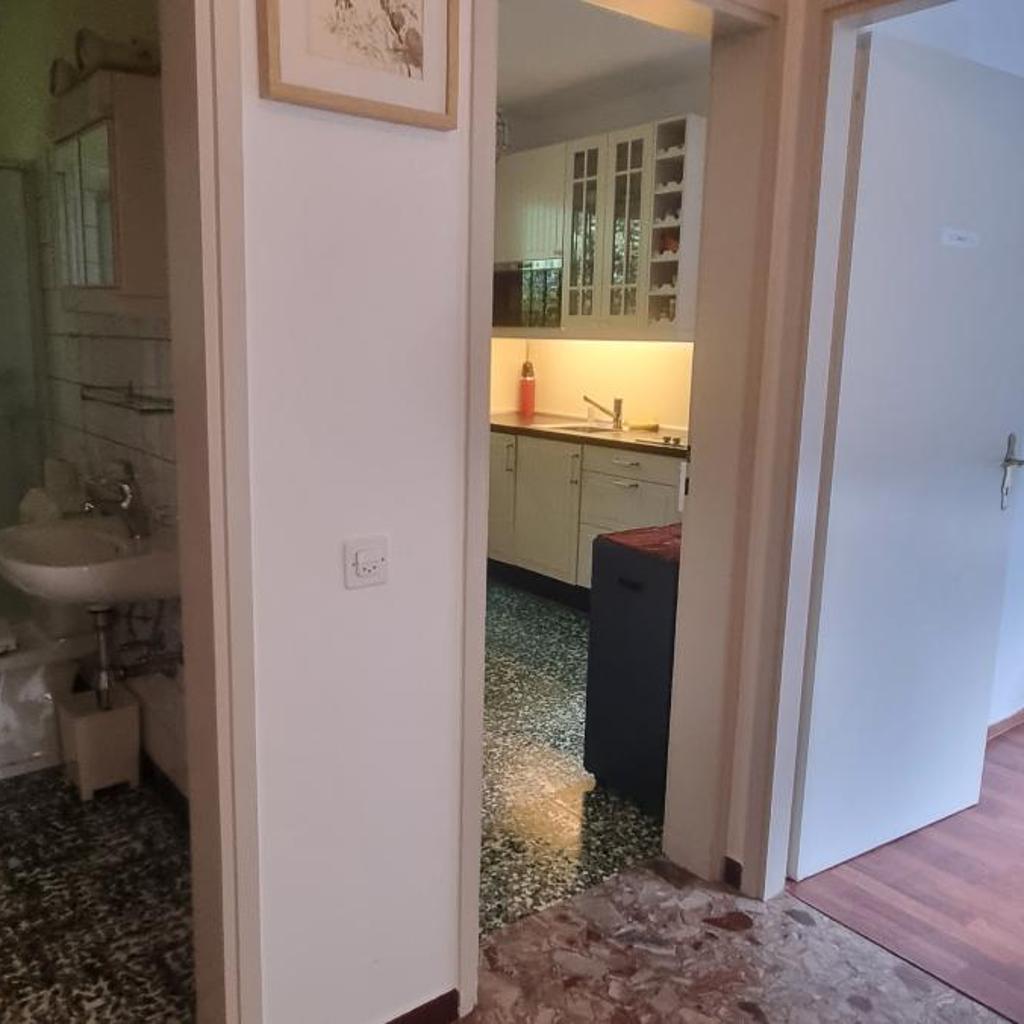 Einzelzimmer mit Gemeinschaftsbad -und Küchenbenutzung – Bild