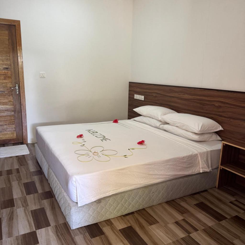 Mandhoo Inn, photo 2