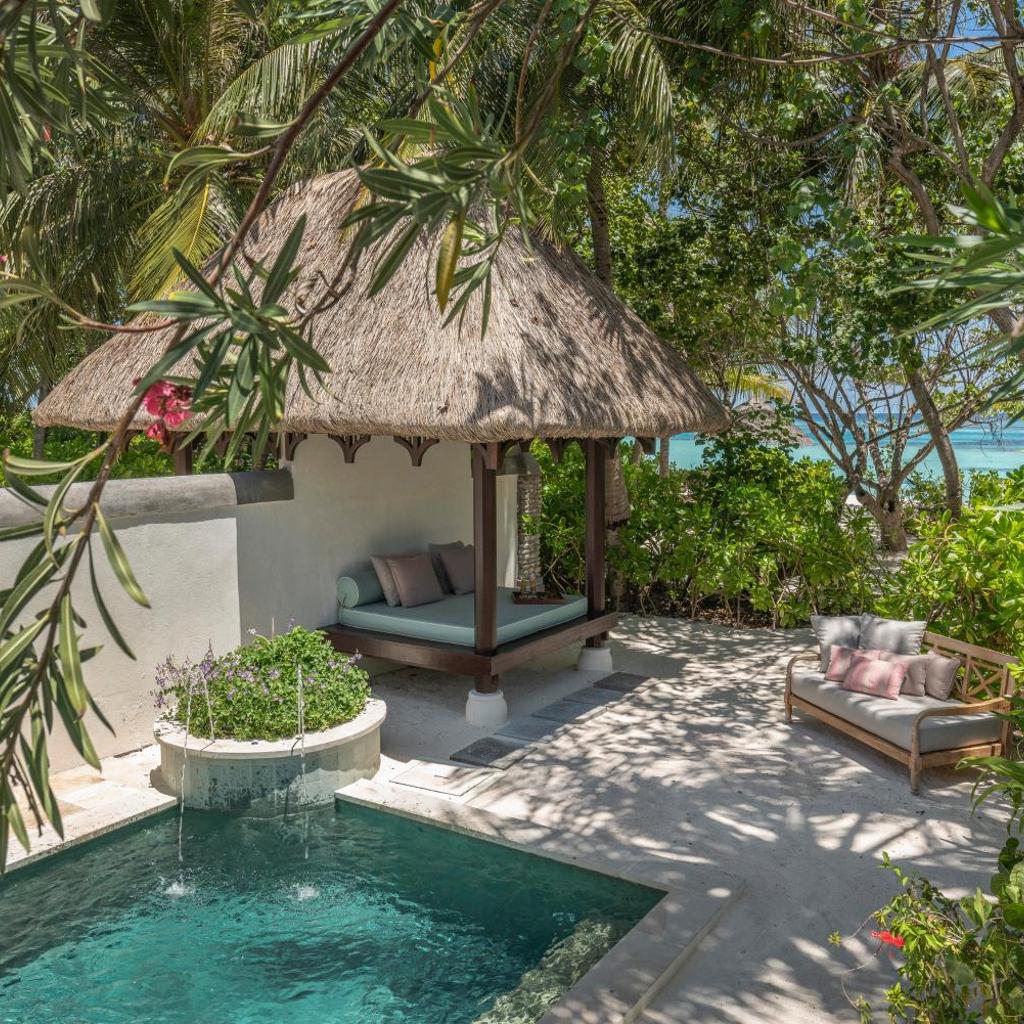 Four Seasons Resort Maldives at Kuda Huraa, photo 4