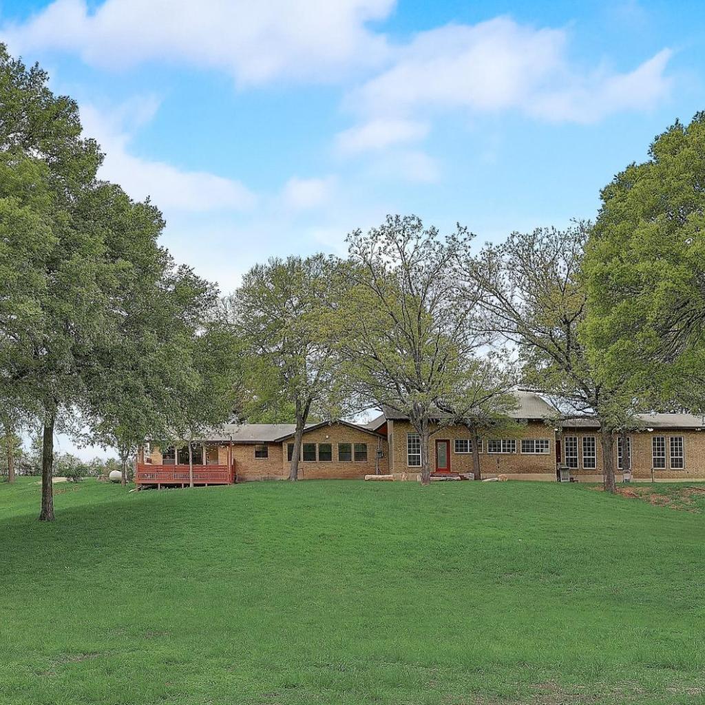 Photograph of Dunlap Oasis, 5BD Luxury Ranch! Home Theater, 2 Kitchens, Near COTA & Airport