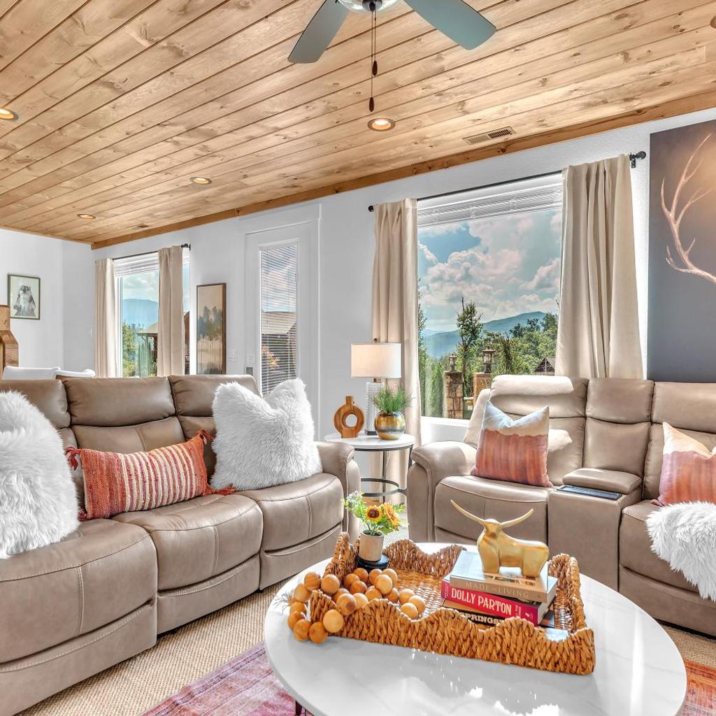 Photograph of Family Chalet With Rooftop Theater GameRoom Mins to DT