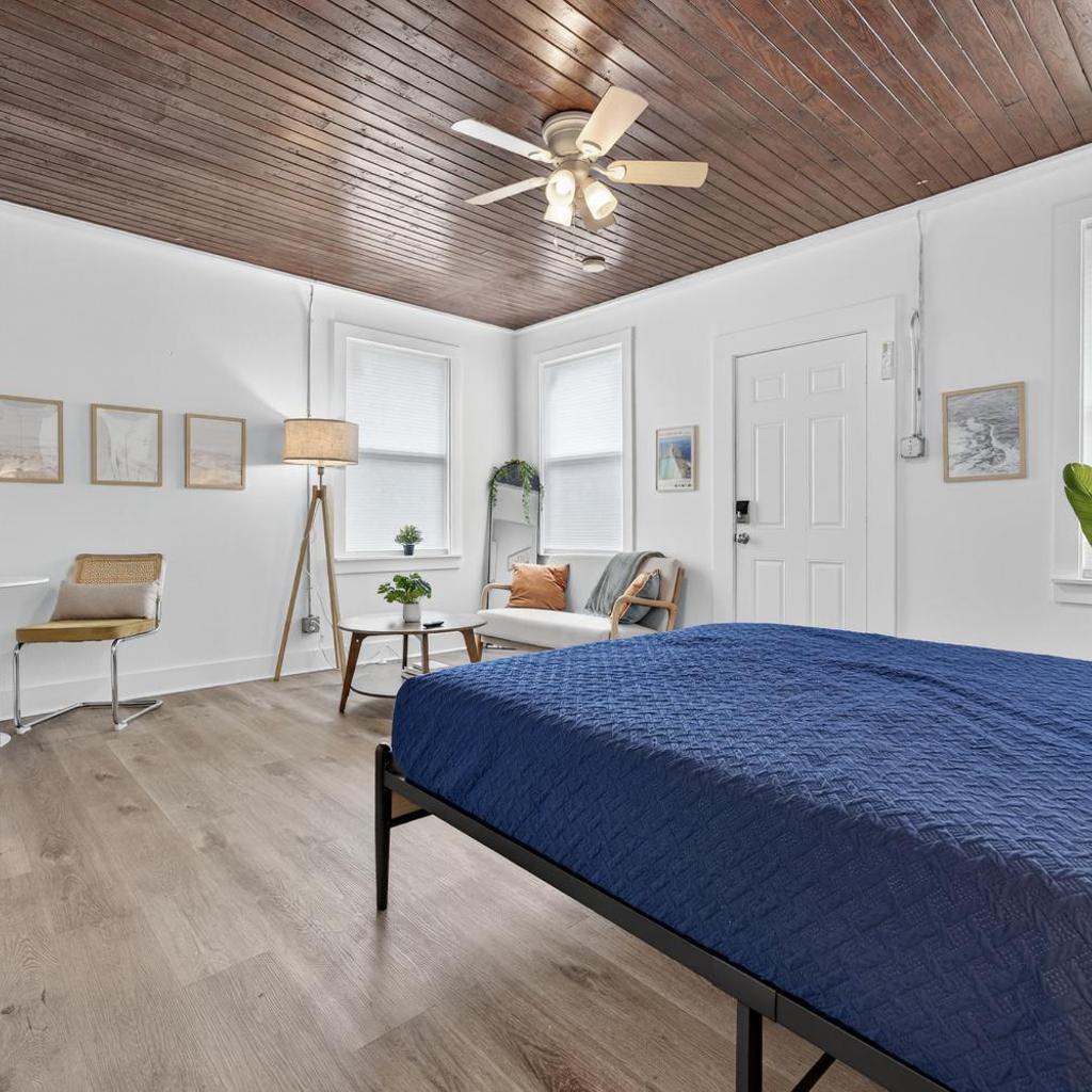 Photograph of Unit 1 Pensacola Cozy Studio
